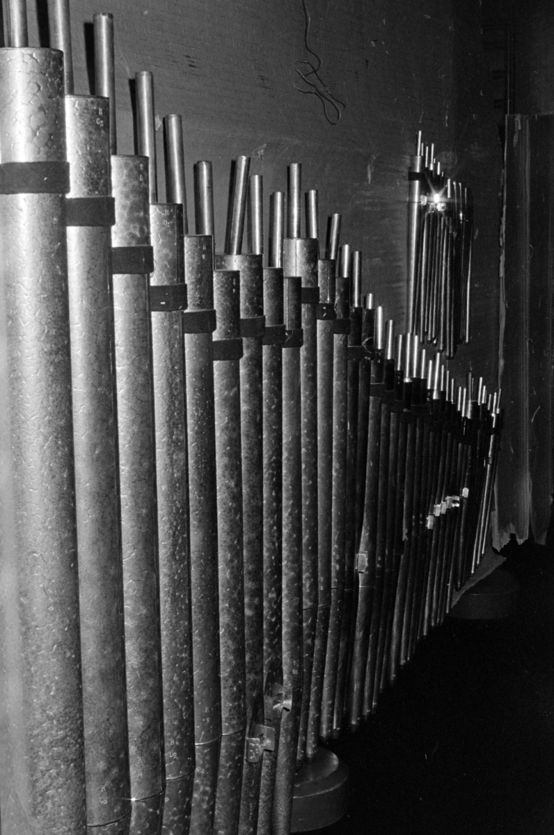 Øvre Vang kirke, montering av nytt orgel, april 1965.