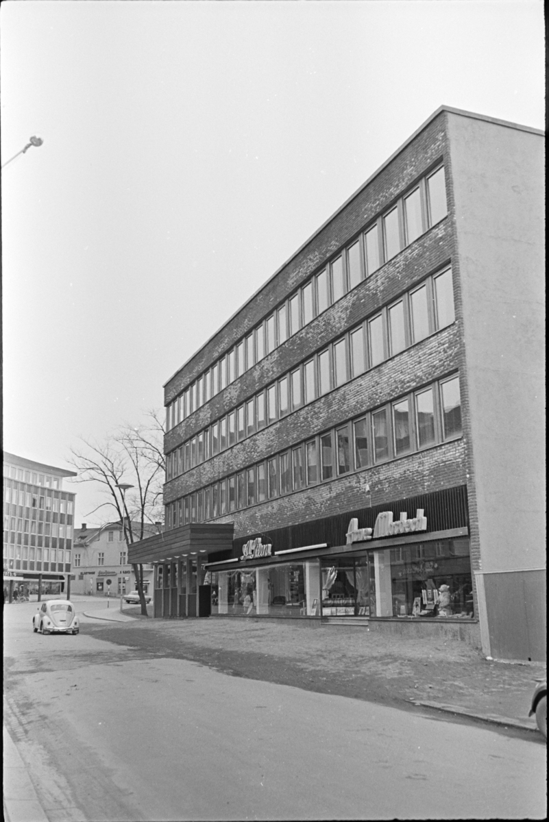 Torggata 72, Hamar. A. Morbech, A. Steen,