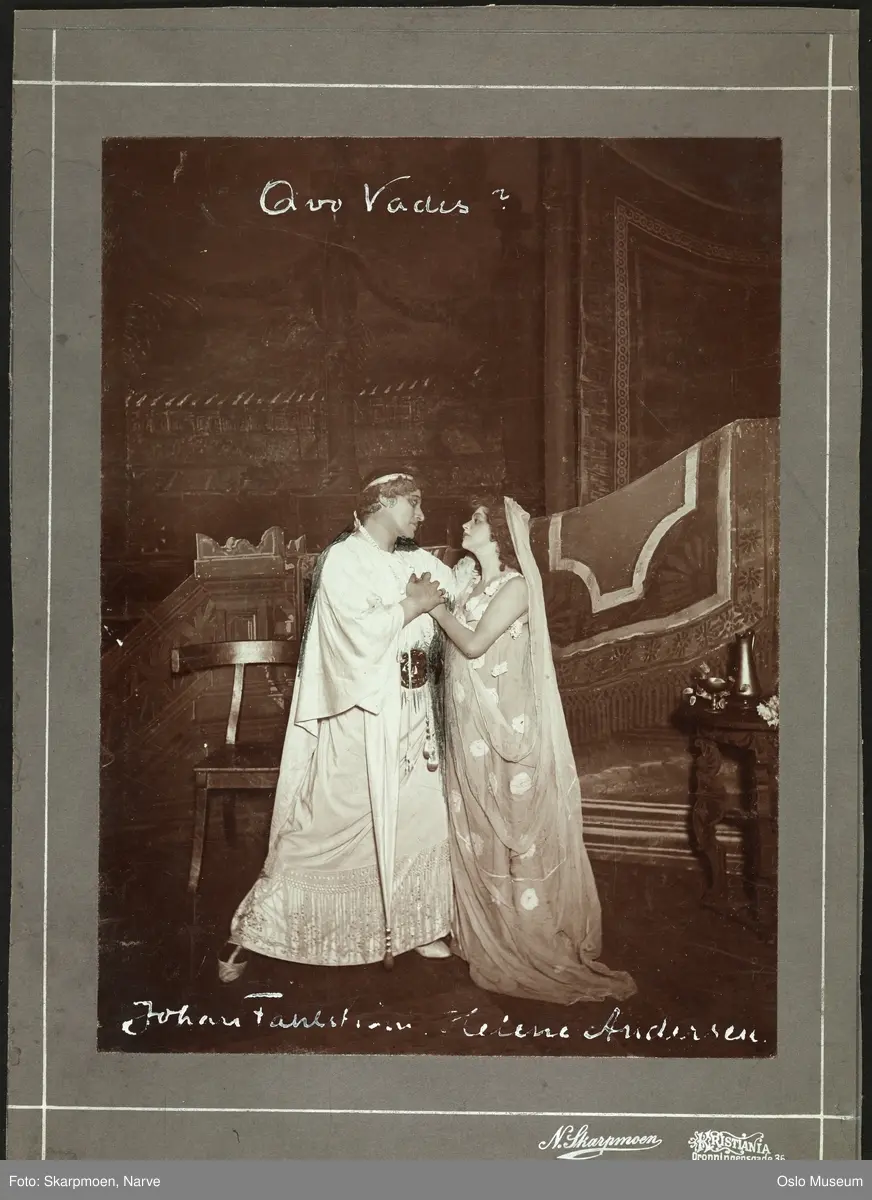 Fahlstrøms Theater, scene, mann, kvinne, skuespillere, rollebilde, "Quo Vadis?", stående helfigur, kostymer