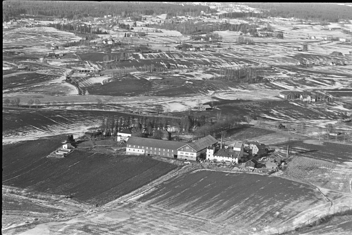 Sælid gard, brenneri, Vang H. flyfoto.