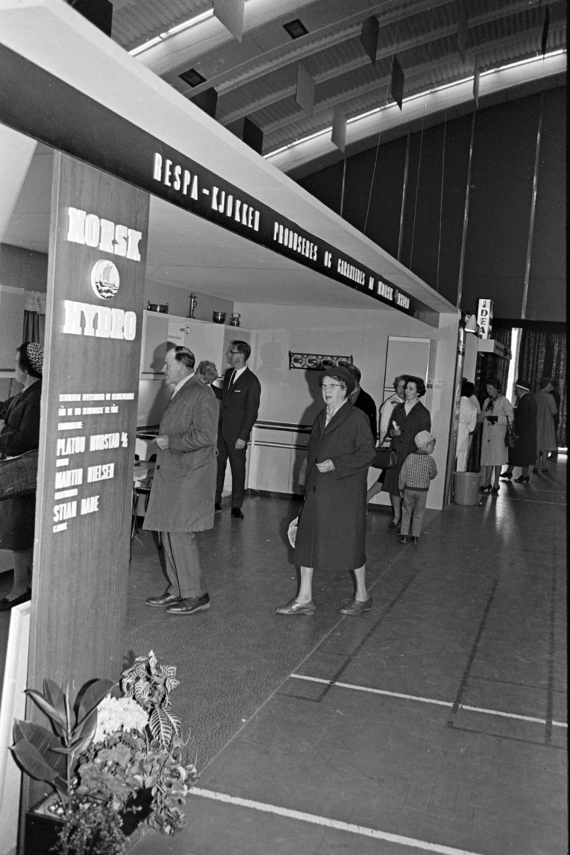 Kjøkkenutstilling i Hamarhallen, stand Norsk Hydro, Respa kjøkken,