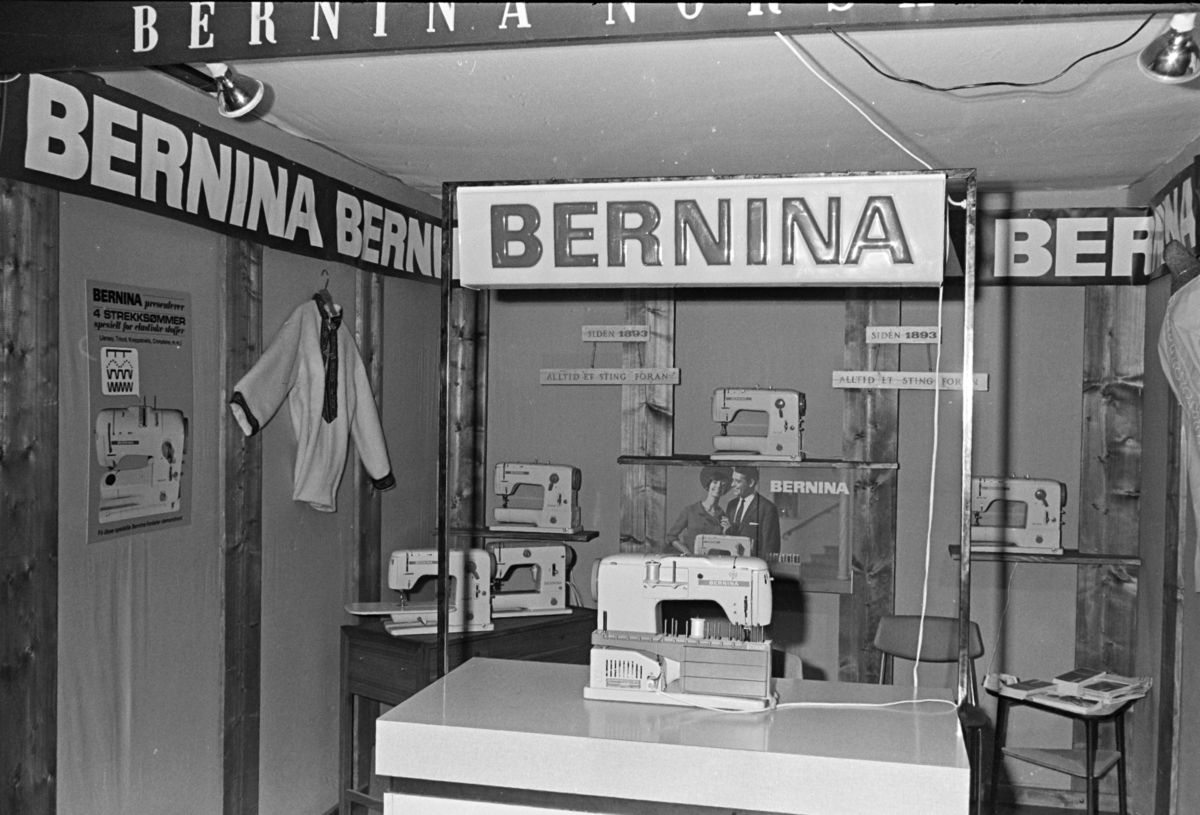 Kjøkkenutstilling i Hamarhallen, stand, Bernina symaskiner.