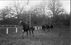 Strömsholmskursen 1916. Steeplechase på Österängen, parad för domaren.