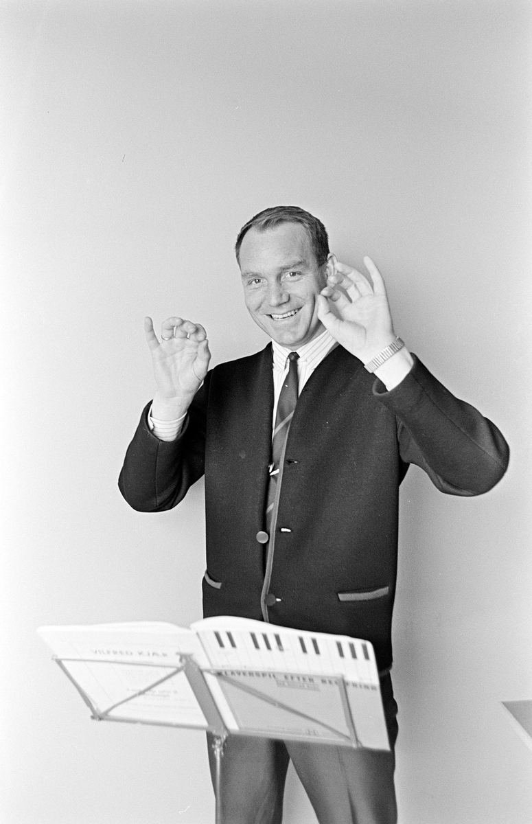 Ener ungdomsskole, Vang H. Musikkgruppa 1966/67, musikklærer,  dirigent Odd R Antonsen.
