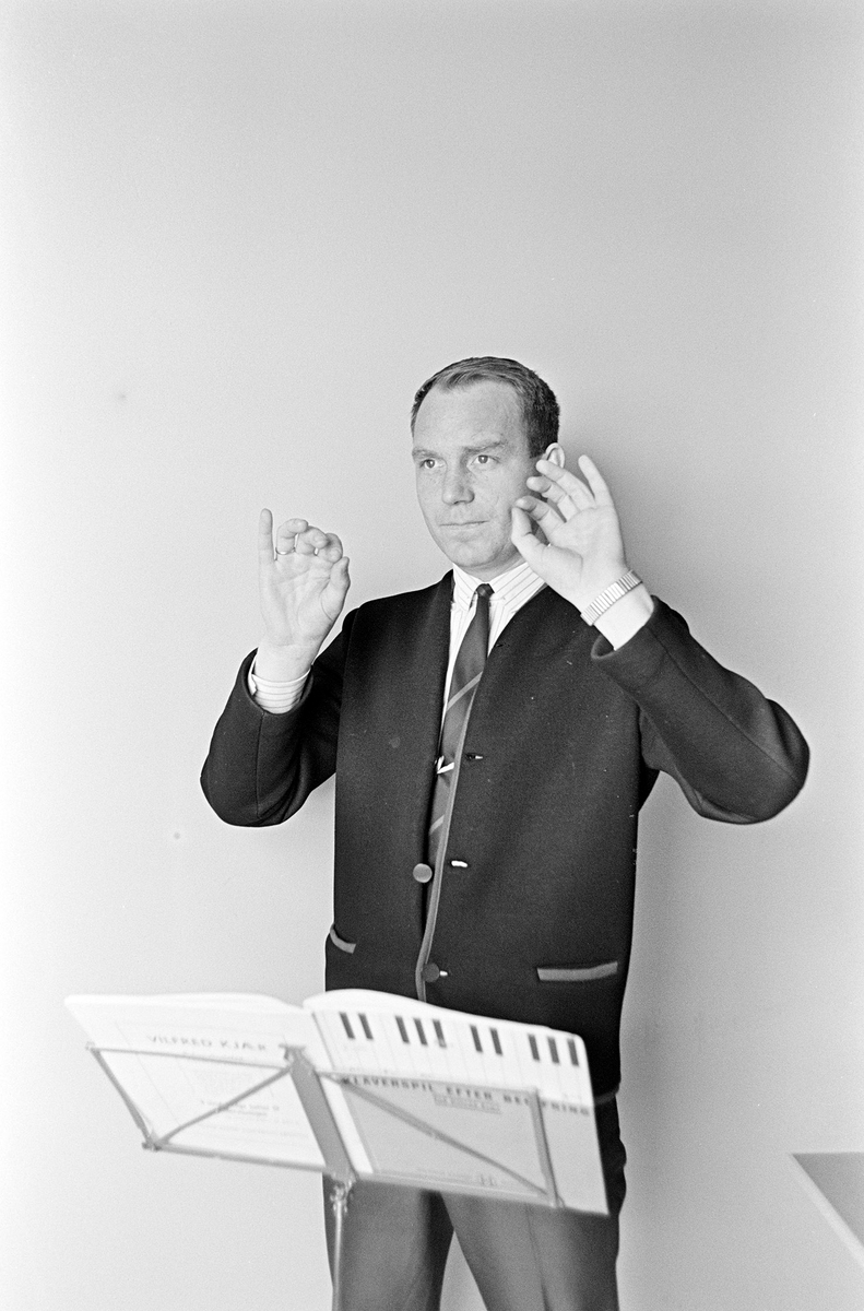 Ener ungdomsskole, Vang H. Musikkgruppa 1966/67, musikklærer,  dirigent Odd R Antonsen.