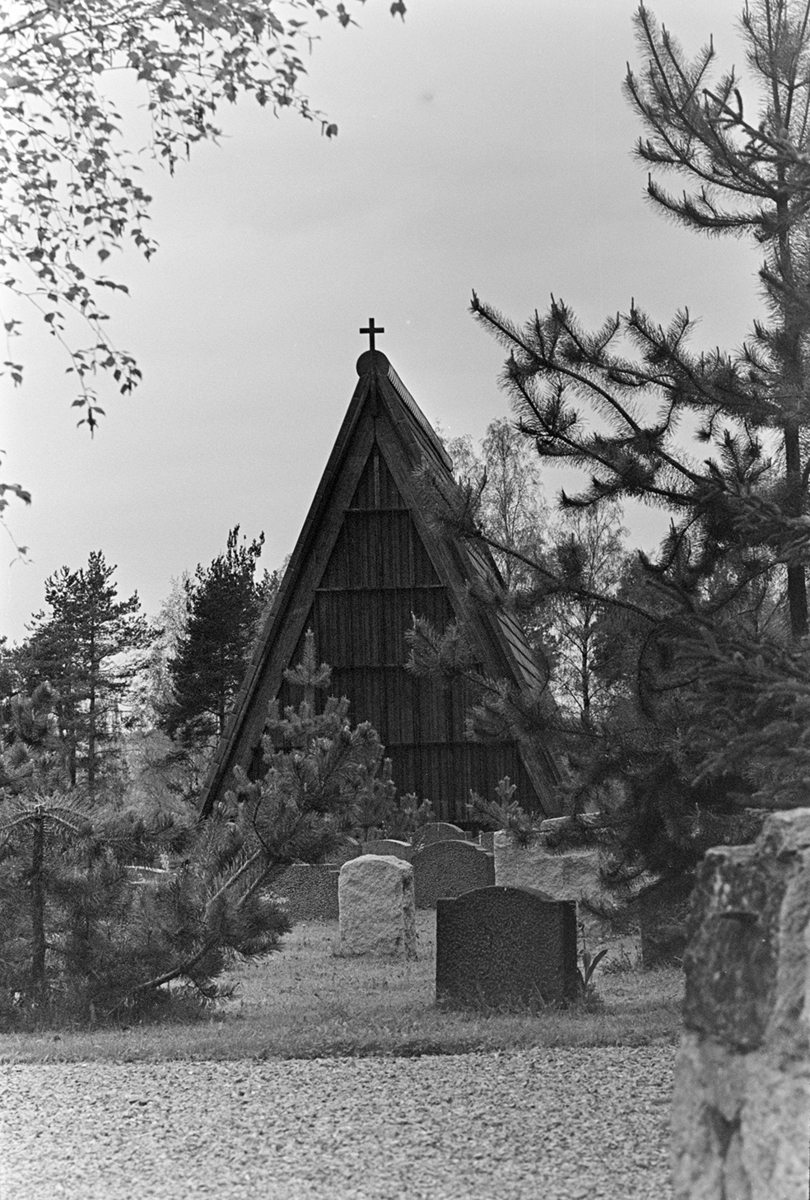Brumunddal kirke, eksteriør.