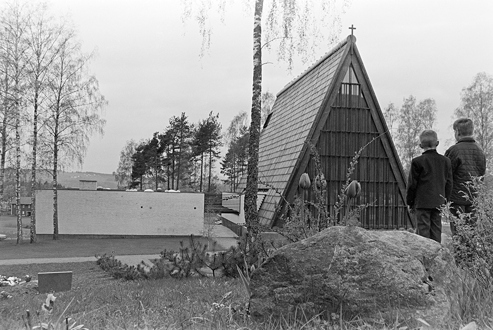 Brumunddal kirke, eksteriør.