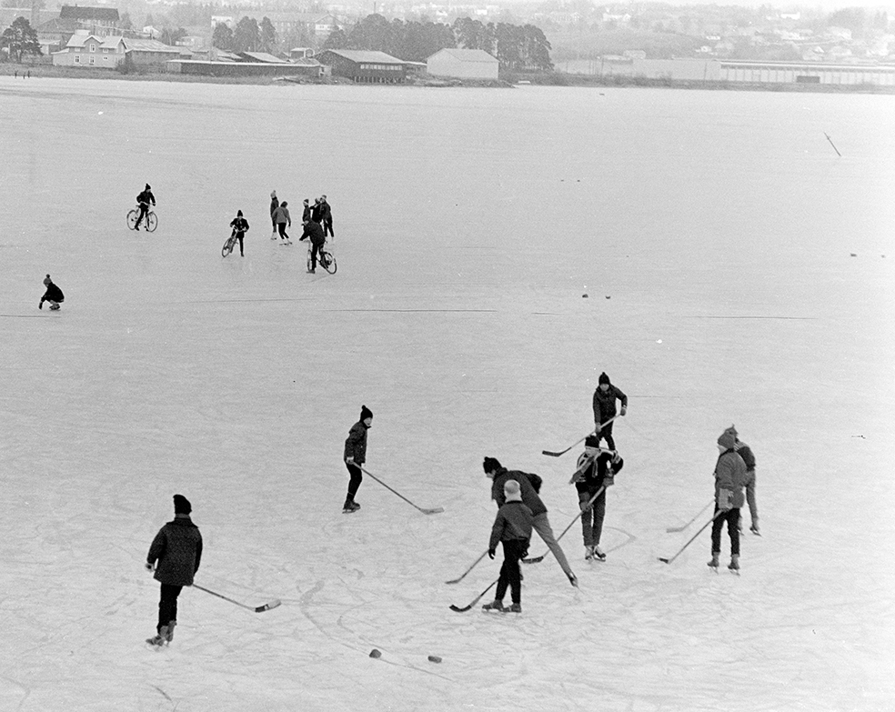 Åkersvika, mjøsis,vinteraktivitet, skøyter,kunstløp,ishockey,barn,
