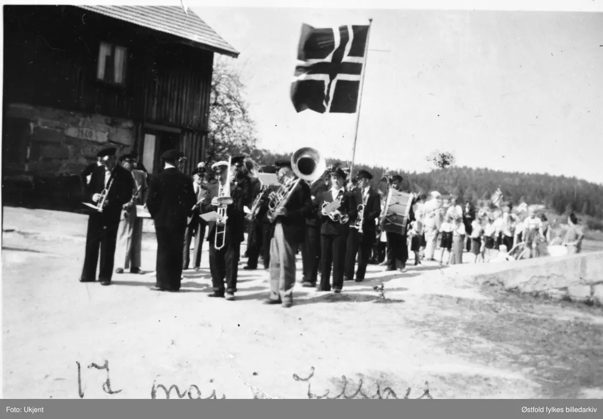 Korpset "Harmoni" ved Jelsnes-Ødegård, i Tune, 17. maifeiring