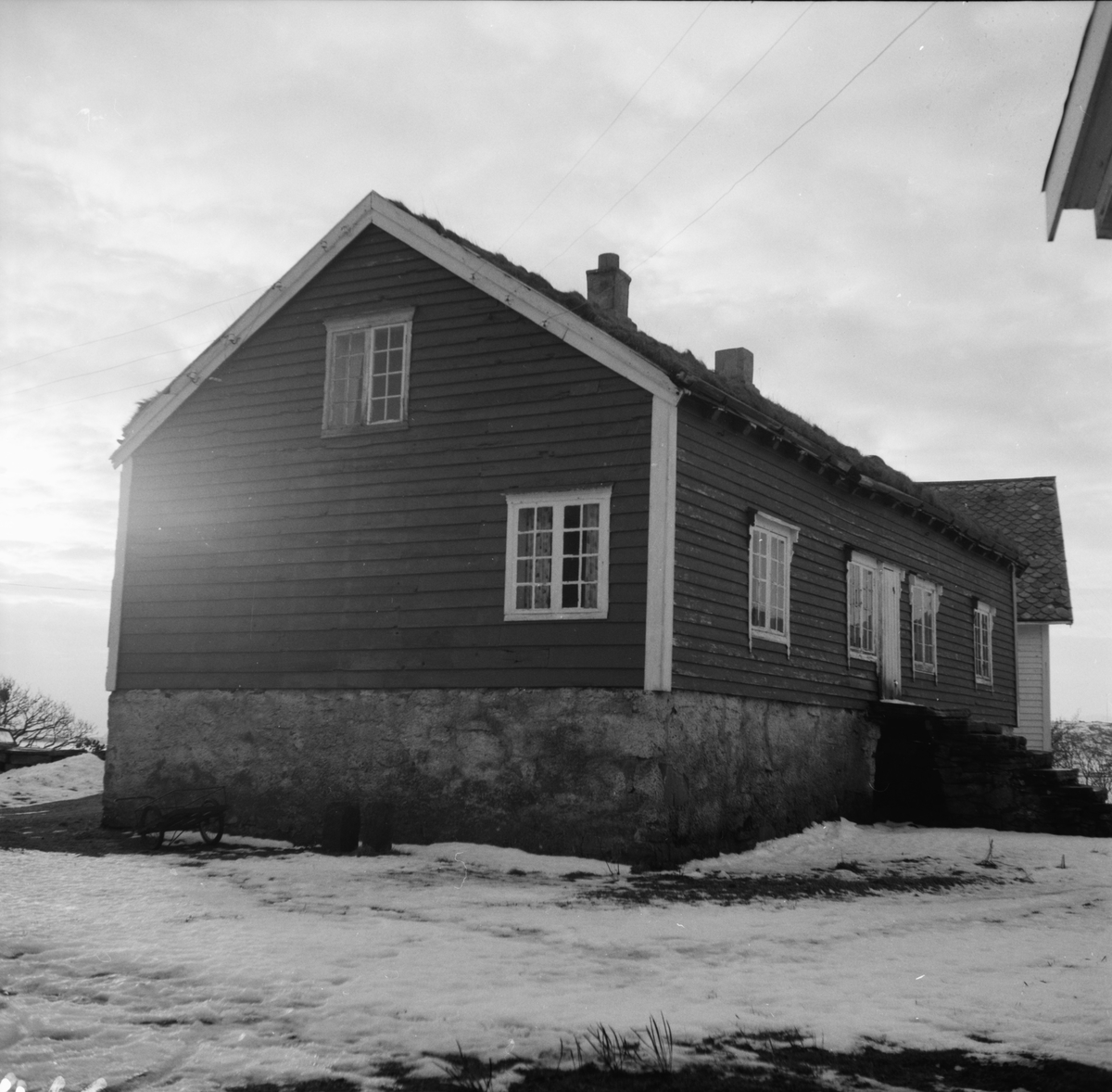 Dokumentasjonsbilder i serie av Ellingstova på Molnes, Vigra.