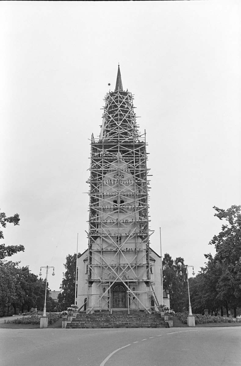Hamar domkirke, restaurering av kirketårnet,stillaser,håndverkere.