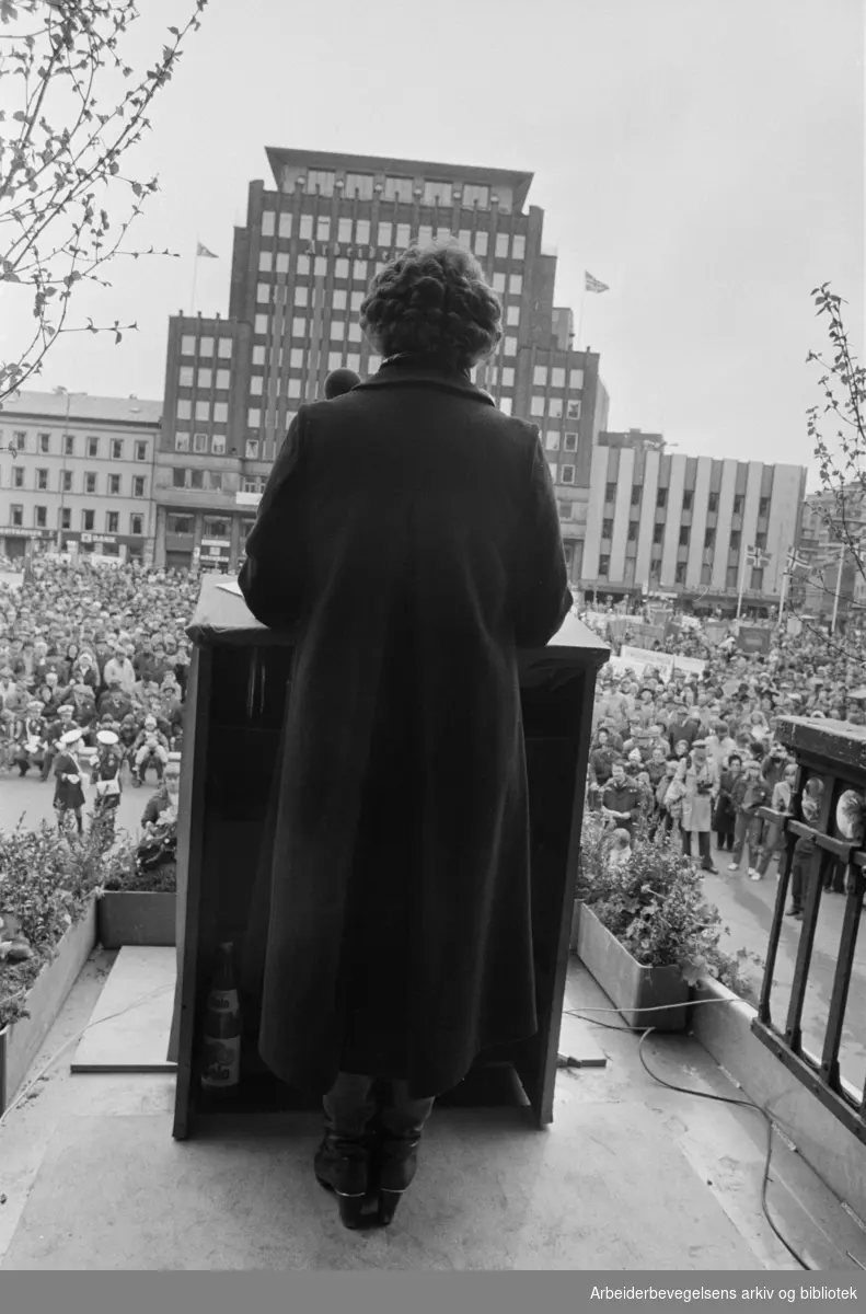 1. mai 1981 i Oslo.Gro Harlem Brundtland taler på Youngstorget