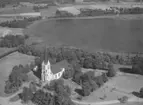 Flygfoto över Fågelfors, kyrkan.