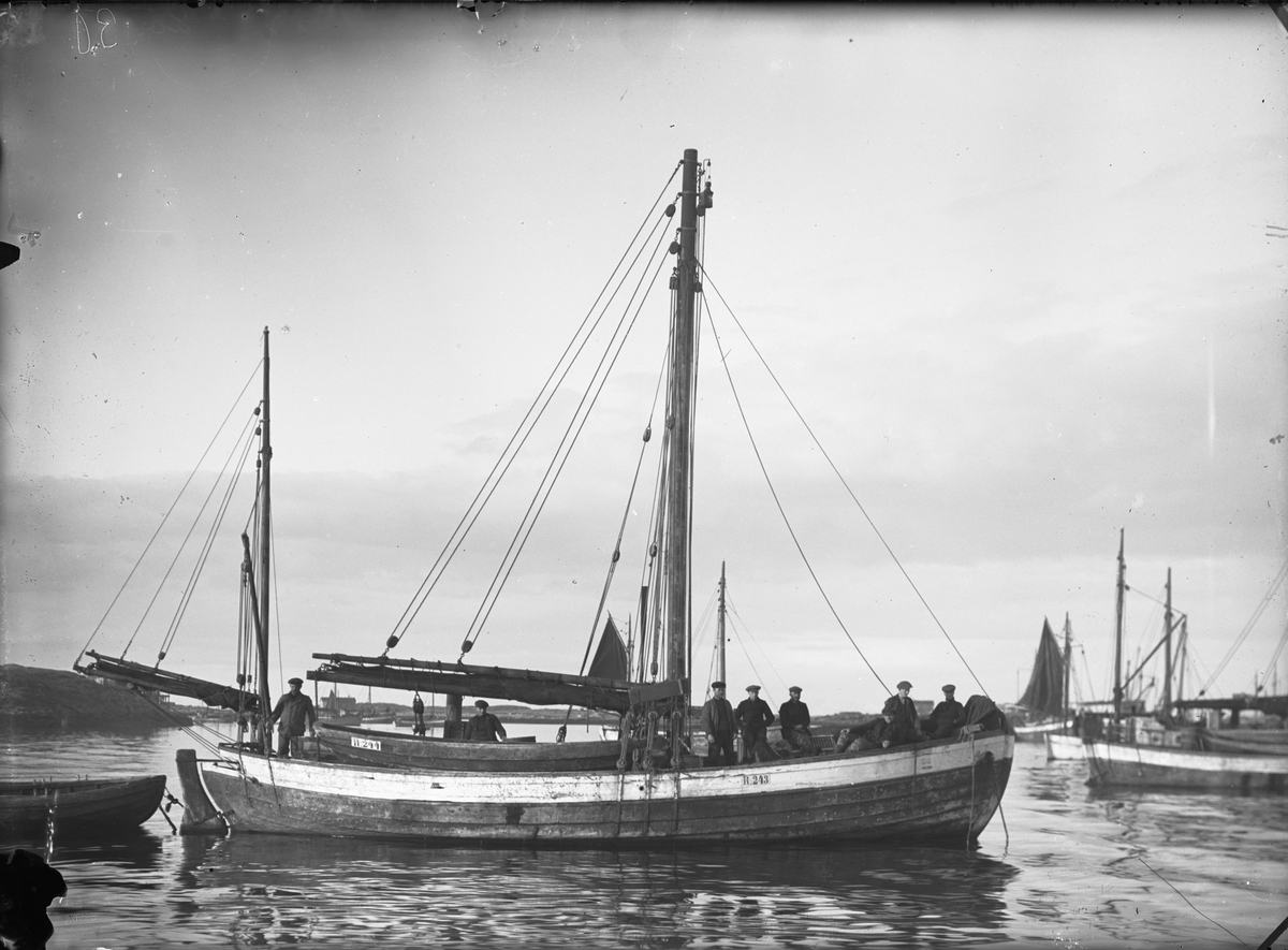 Fiskeskøyte Reg. R243