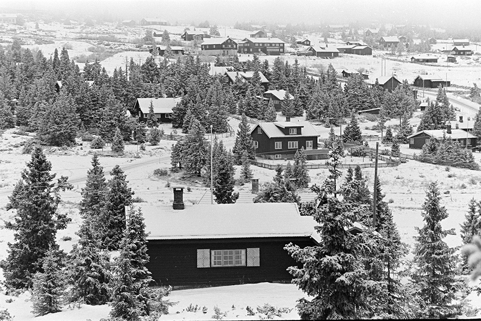 Sjusjøen, vinter. Hyttebebyggelse,