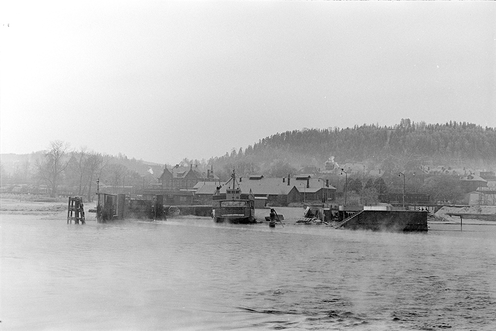 Gjøvik, brygge, Mjøsfergen, mjøsbåt, frostrøyk, vinter.