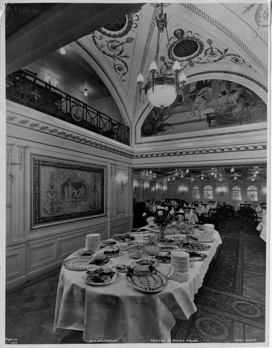Matsal ombord på passagerarfartyget M/S GRIPSHOLM.