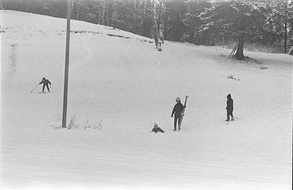 Greveløkka, Hamar, vinter, barn, ski, lek.