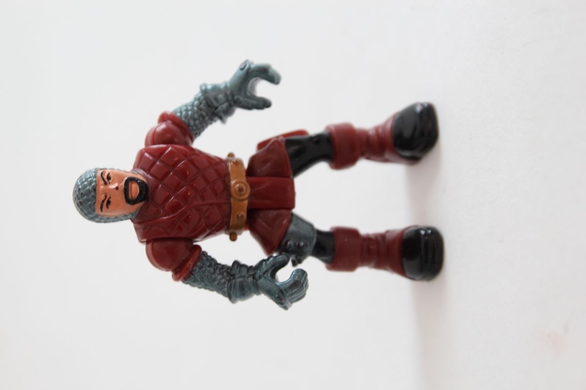 Tilhørt gutt f. 2005 fra Sør-Odal.
Et zoombie-sett bestående av femulike figurer. To figurer som er skjelett, en figur som ligner på en ridder, 1 figur som er en farget kjempe, og en figur med lapp foran øyet.