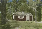 Ryggåsstugan i Emmabodas hembygdspark. Kolorerat vykort.