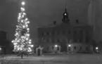 Första julgranen å Rådhustorget.