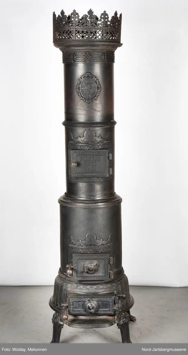 Løveemblem, med hel krone, noe XO mønster
