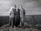 Från vänster till höger: Ada Rydström, Kurt Seidler, Nina Hammarskjöld, och Gustaf Seidler på Frubergets topp.