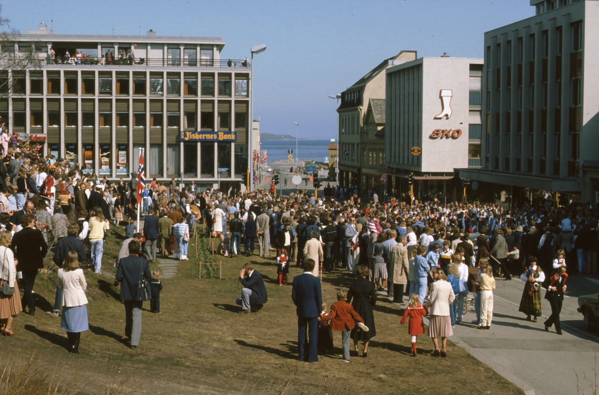 Folk i Generalhagen på 17. mai.