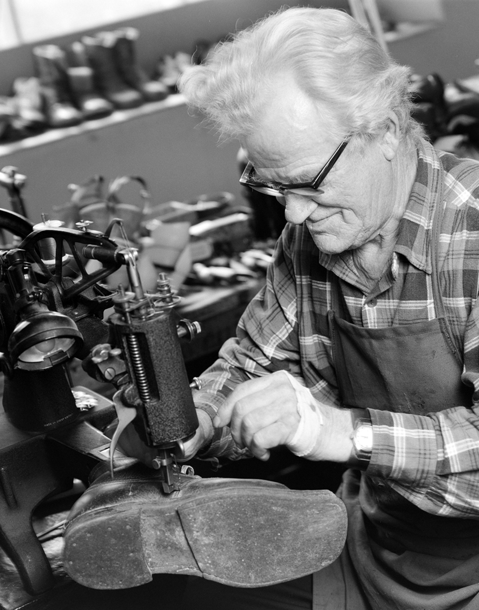 Skomaker Kristian Helgesen, Løten. Skomakerverksted, 