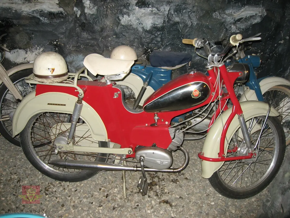 Moped -Norsk vegmuseum / DigitaltMuseum