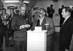 Karlsborg, kungabesök och invigning av museet år 1962. Gustaf VI Adolf, till höger museets kassör Sven Karlsson.