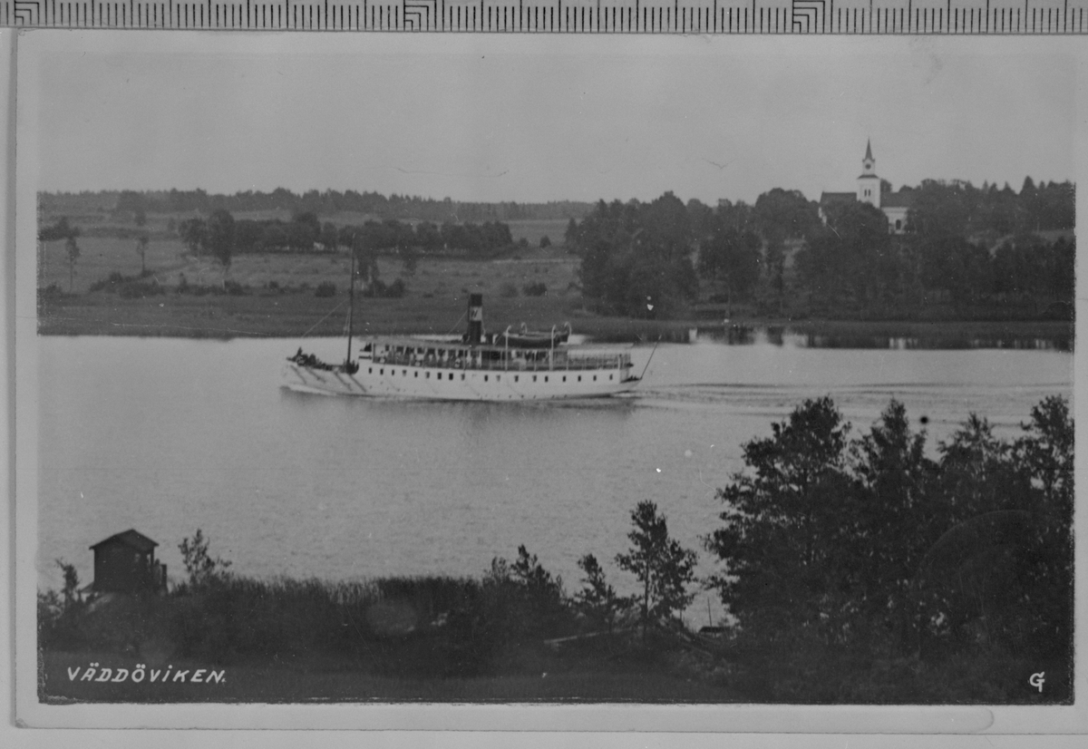 Waxholm III på Väddöviken.