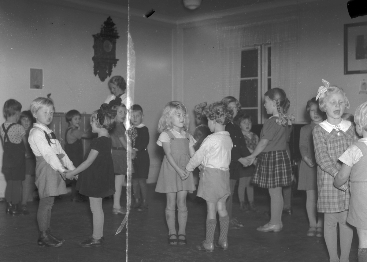 Reportage för Gefle Posten. Kindergarten. November 1937



