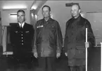 Gen Wheeler, generalstabschef, på besök i Karlsborgs museum år 1965. Till höger öv Bratt.