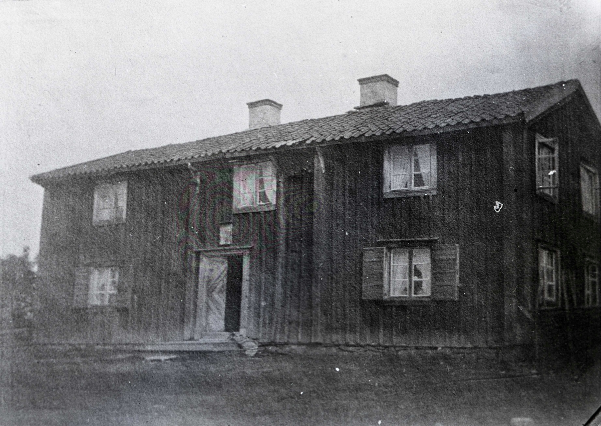 Prästgården.