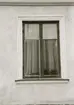 Fönster på huset med säteritaket vid Kavaljeren. Kv. Borgmästaren 5.