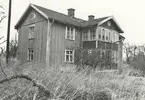 Mangårdsbyggnad i Pelarne.

Foto: Kerstin Haglund 1/11 1978