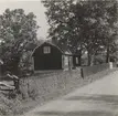 Julia Johanssons hus, Basthult, Älmhultsbo, Löndero i Högsbys socken. Fotografiet är taget från väster.