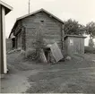 Bod med skullutskott och jordgrävd källare, Gottfrid Adolfssons gård, Valåkra nr 6, Valåkra.