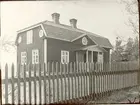 Neyvikska gården, som ligger vid bygatan, söder om Järeda kyrka.