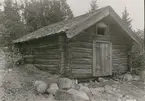 Fårhus i Blomsterhult. Bredd 3,35 m. Längd 3,8  m. Ägare 1937 Karl Johansson.