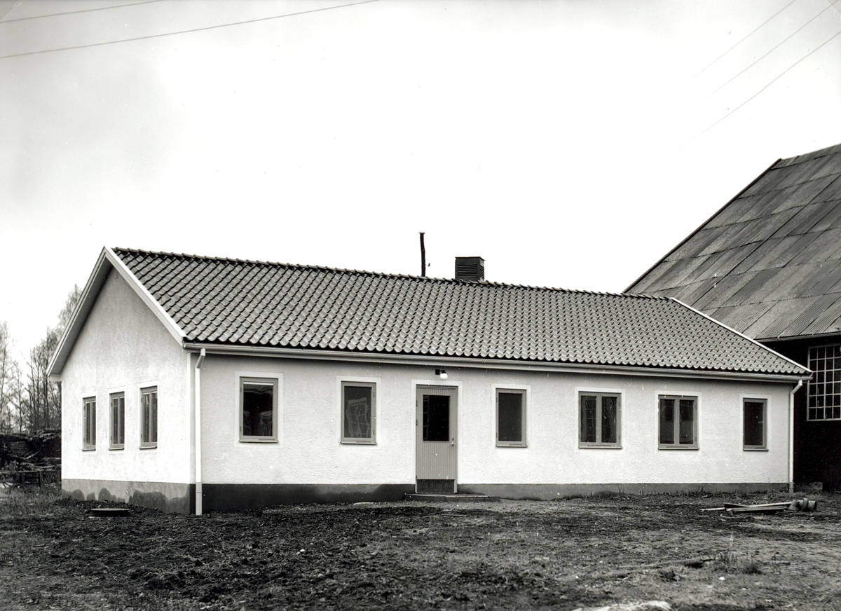 Se vidare: Kalmar industri och Köpmannaförening
1890-1960, utgåva av Barometerns förlag, sid111,
och Svenskt Glas W&W 1995