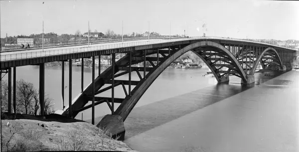 Byggherre: Byggnadsaktiebolaget Contractor, Stockholm. Väste