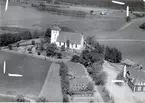 Flygfoto över Järeda kyrka.