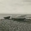 Båtar på stranden vid fiskeläget i Bruddestad.