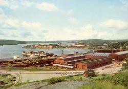 Varvet och Vi. När Uddevallavarvet lades ned 1985, stadens största företag genom tiderna, var det slutet på ett företag som präglat och format staden i många år.

I samband med nedläggningen samlade B...