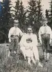 Greve Gösta Ehrensvärd med barn. [Gösta, Ulla och Carl-August Ehrensvärd].