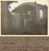 Torsås den 14/6 1918 vid inspektion. Nummer från vänster: landsfiskalerna Franzén och Palmgren, länsnotarien Cederblad och landshövdingen Falk. Länsman Franzén bytte detta år efternamn. Han tog sitt förnamn Carl och initialbokstaven E, bildade därav namnet Carle.