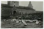 Arkeologisk undersökning i vallgraven vid Kalmar slott.