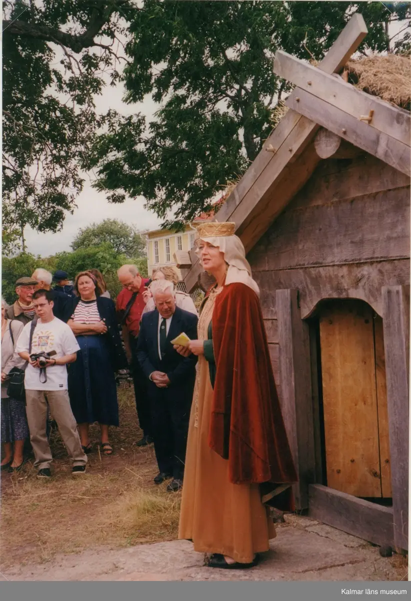 Agneta Ringman som Drottning Margareta.

Agneta Ringman, född 1949 i Avesta, är en svensk socialdemokratisk politiker, som var riksdagsledamot 1994-2006, invald i Kalmar läns valkrets. Hon var ledamot i finansutskottet och suppleant i kulturutskottet samt miljö- och jordbruksutskottet.

(Hämtat från wikipedia.)